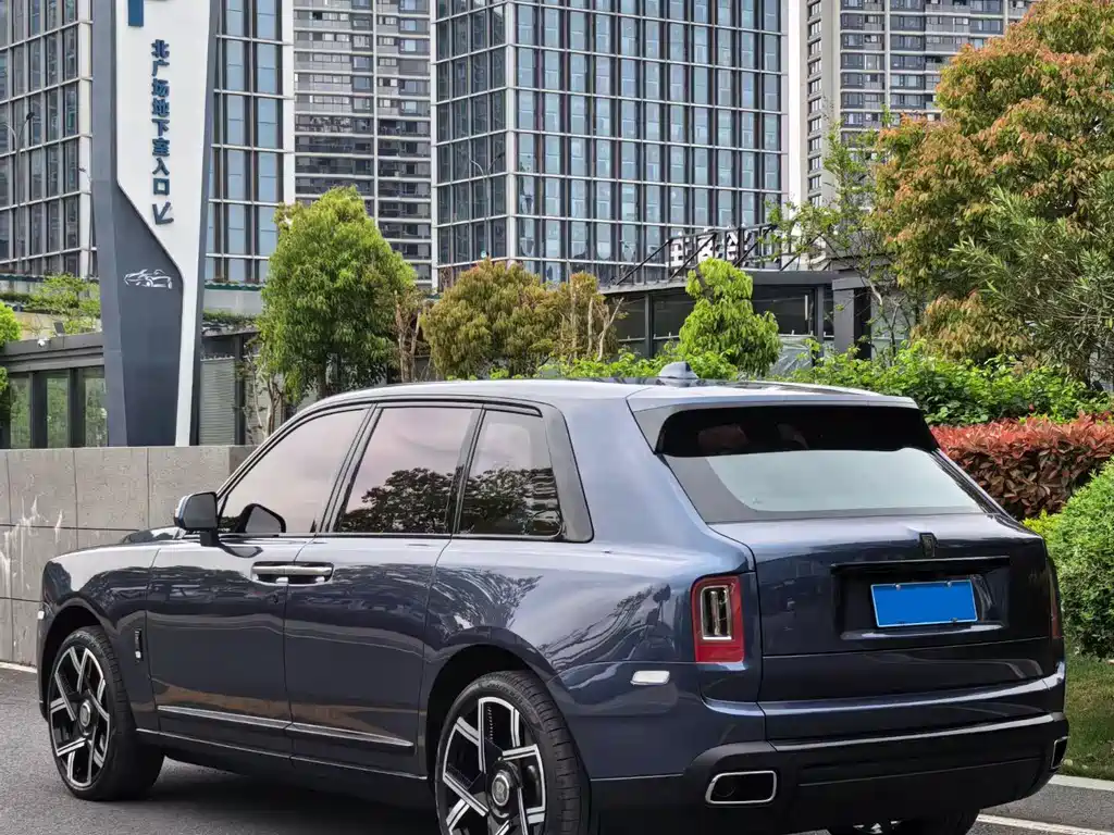 Rolls-Royce Cullinan 2025