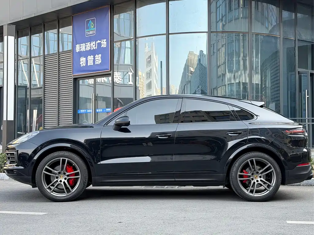 Porsche Cayenne 2021