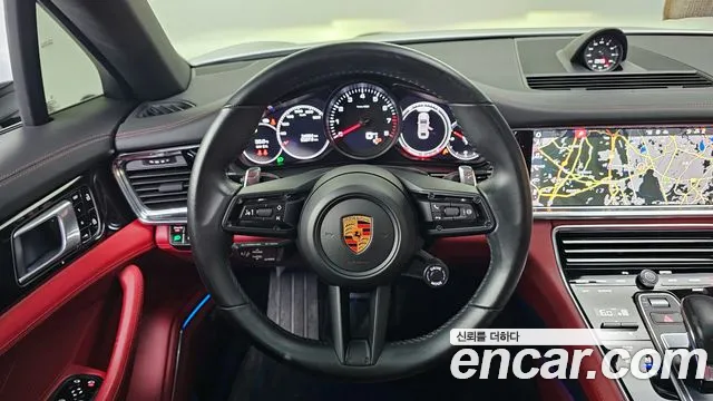 Porsche Panamera 2021