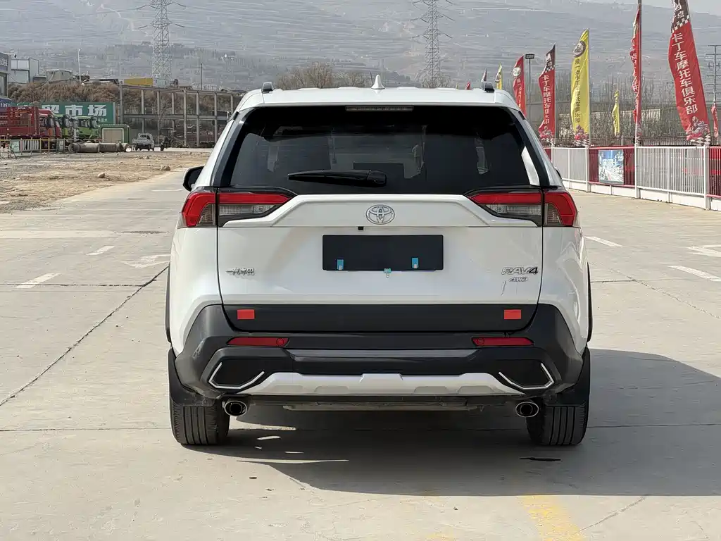 Toyota RAV4 2021