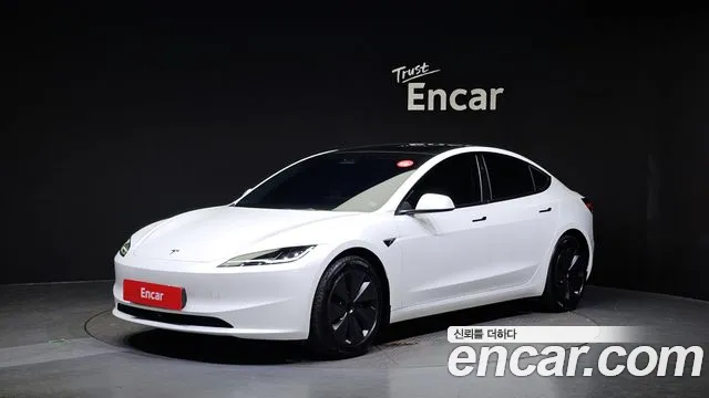 Tesla Model 3 2025