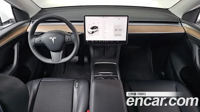 Tesla Model Y 2023