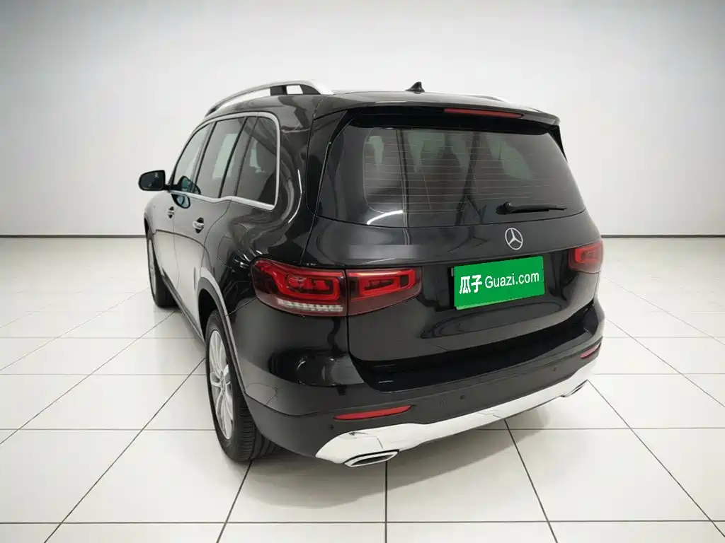 Mercedes-Benz GLB 2023