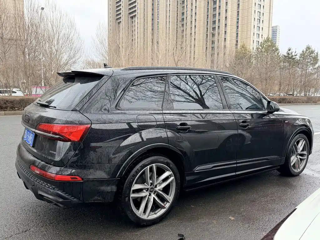 Audi Q7 2025
