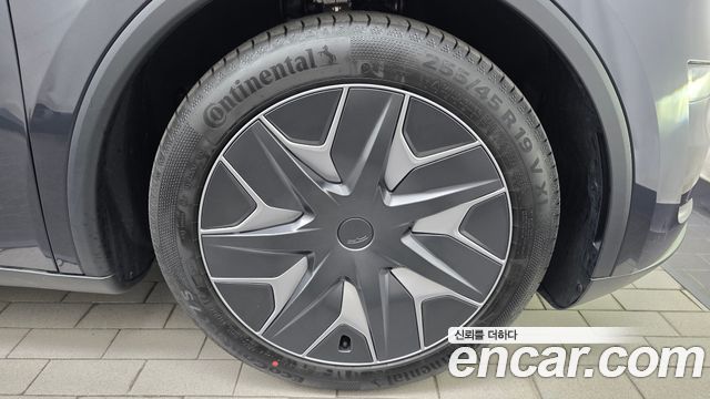 Tesla Model Y 2026