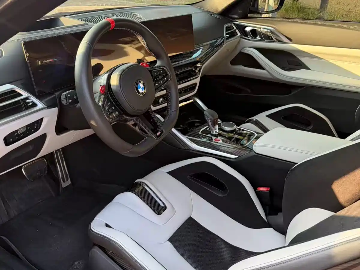 BMW M4 2025