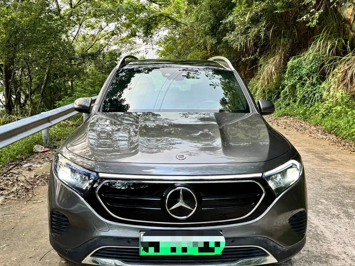 Mercedes-Benz EQB 2024