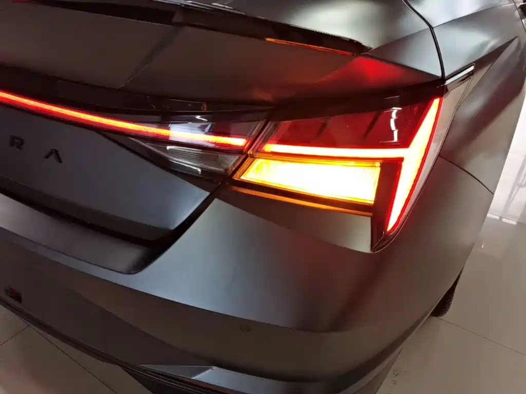 Hyundai Elantra 2022