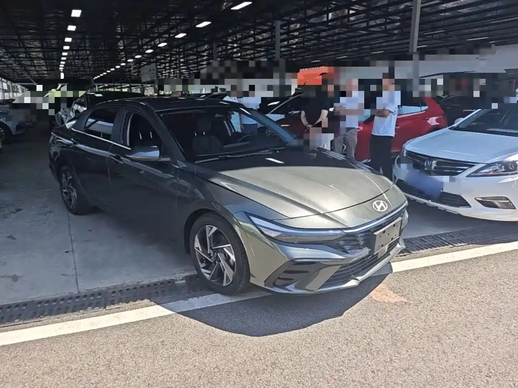 Hyundai Elantra 2025