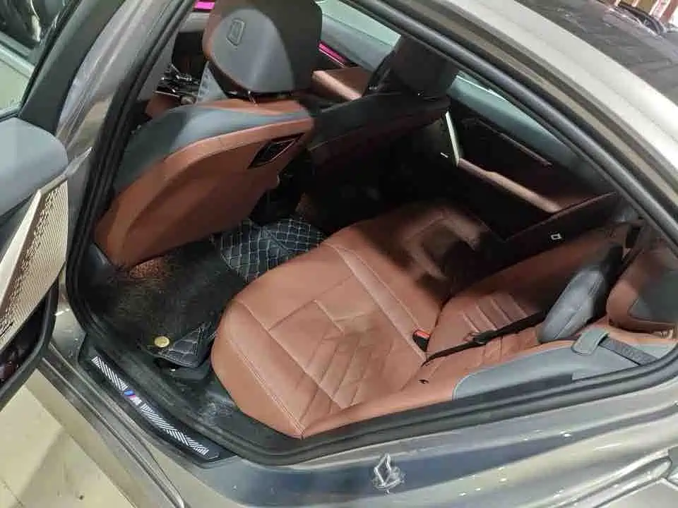 BMW i5 2024