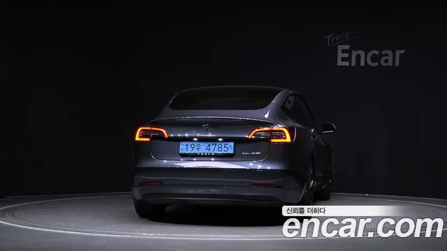 Tesla Model 3 2022