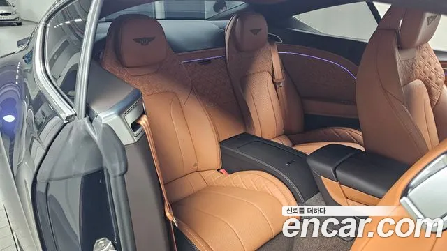 Bentley Continental 2021