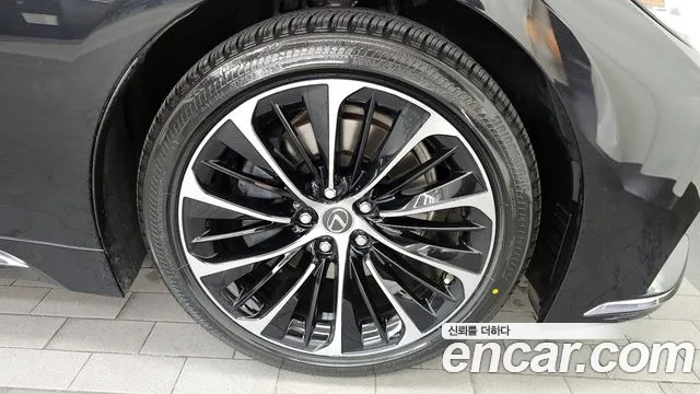 Lexus LS 2022