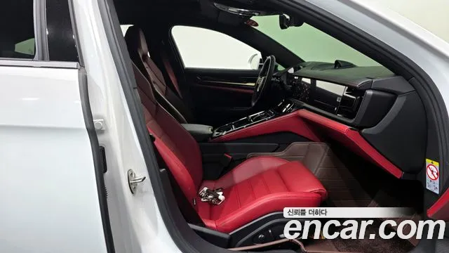Porsche Panamera 2025