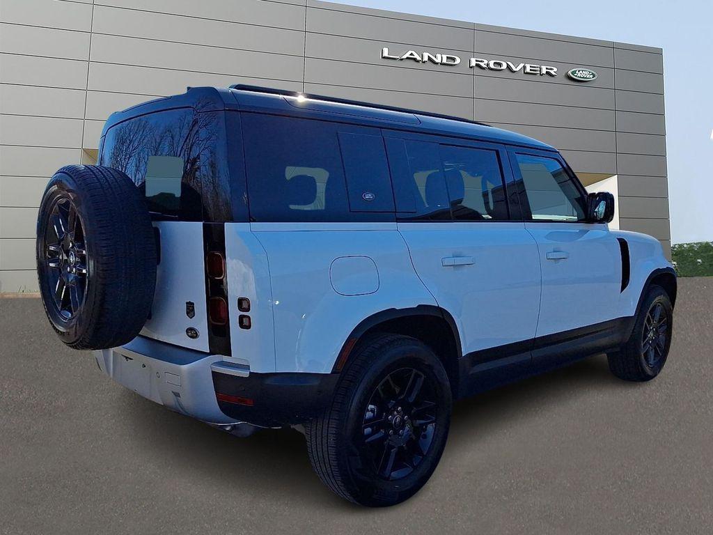 Land Rover Defender 2023