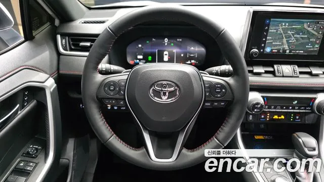 Toyota RAV4 2025