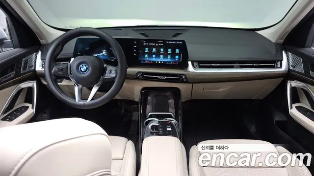 BMW iX1 2024