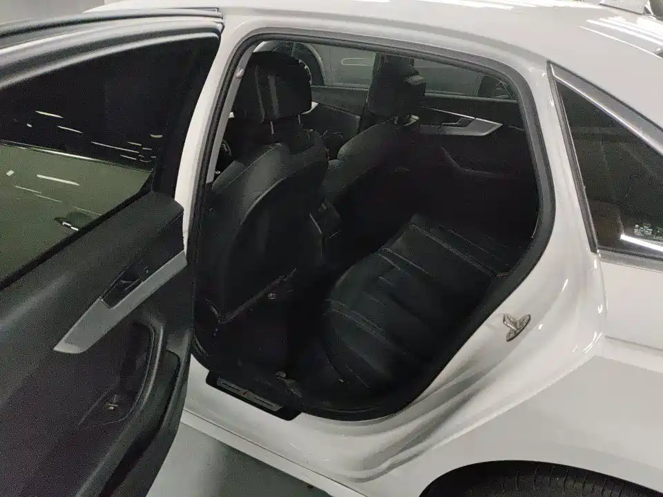Audi A4 2021