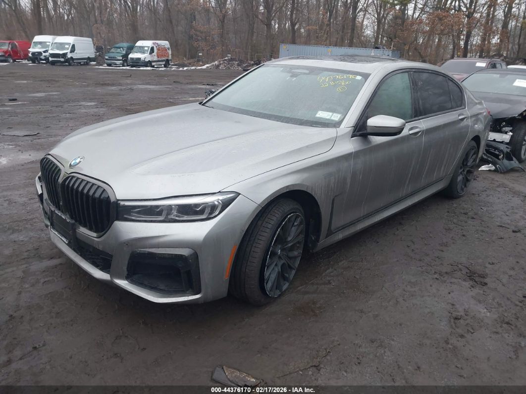 BMW 750 2022