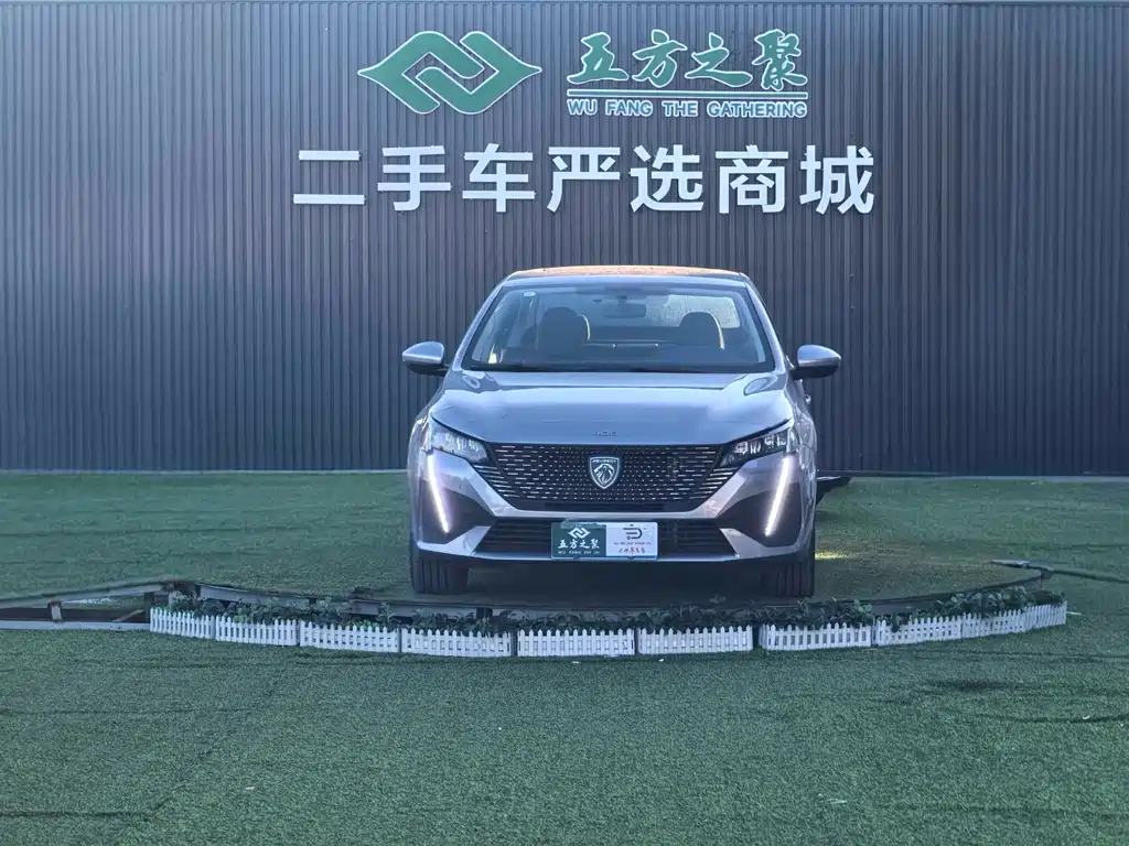 Peugeot 408 2023
