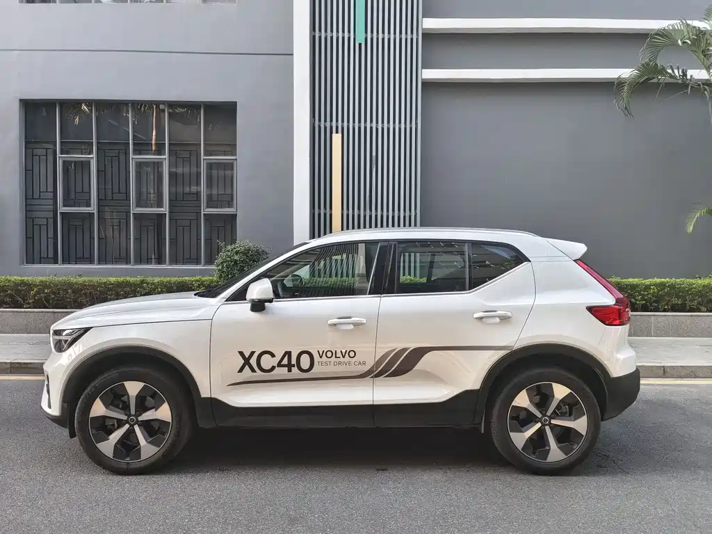 Volvo XC40 2024