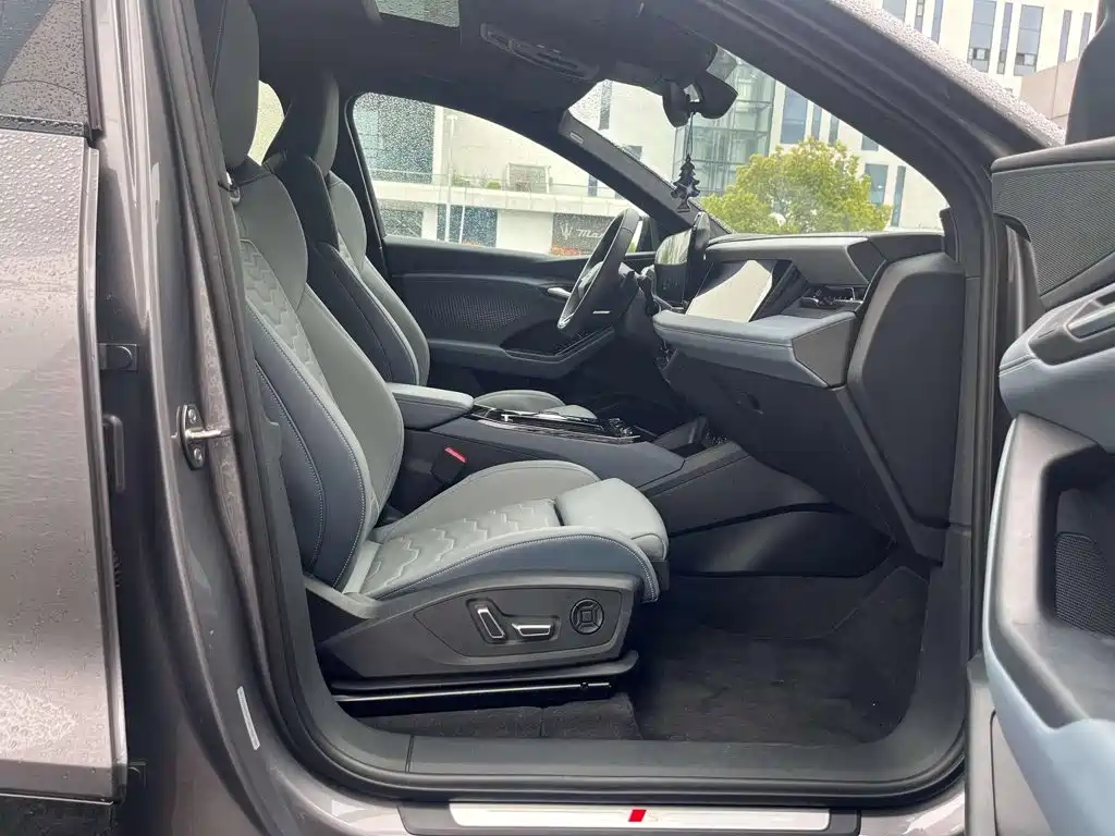 Audi e-tron 2026