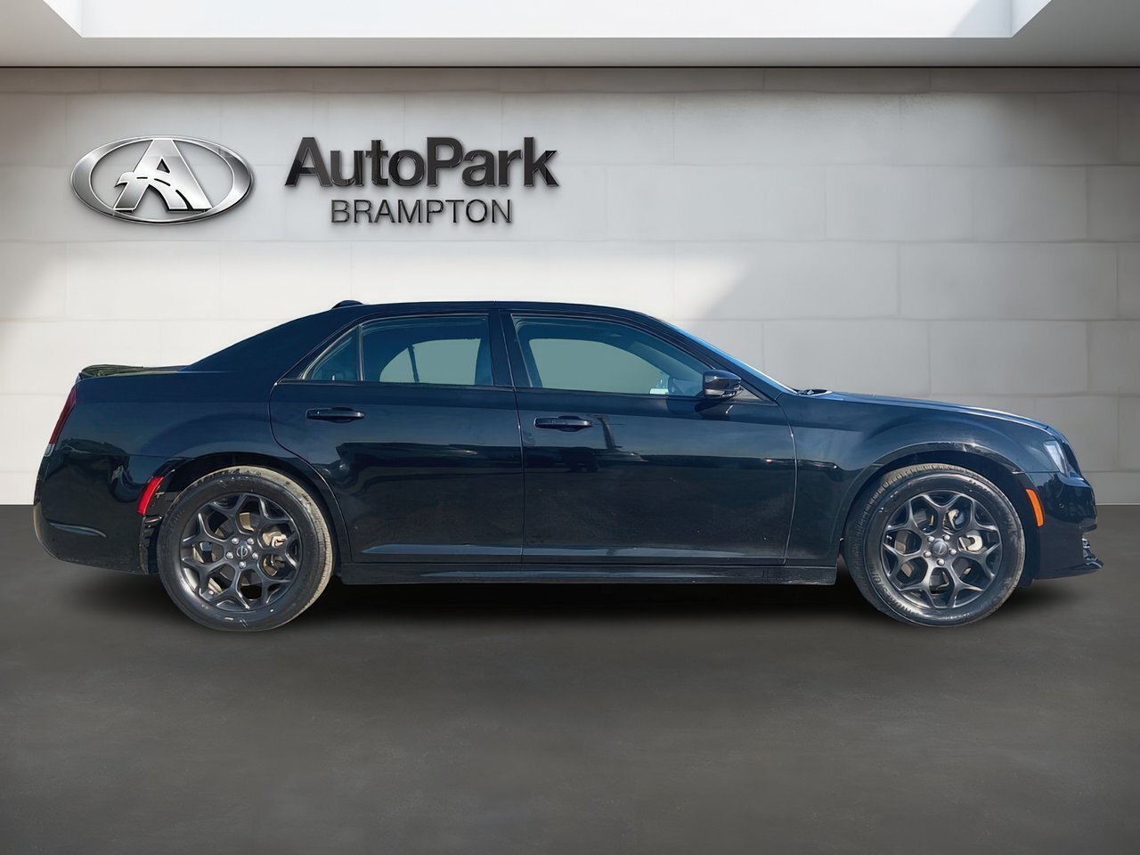 Chrysler 300 2023