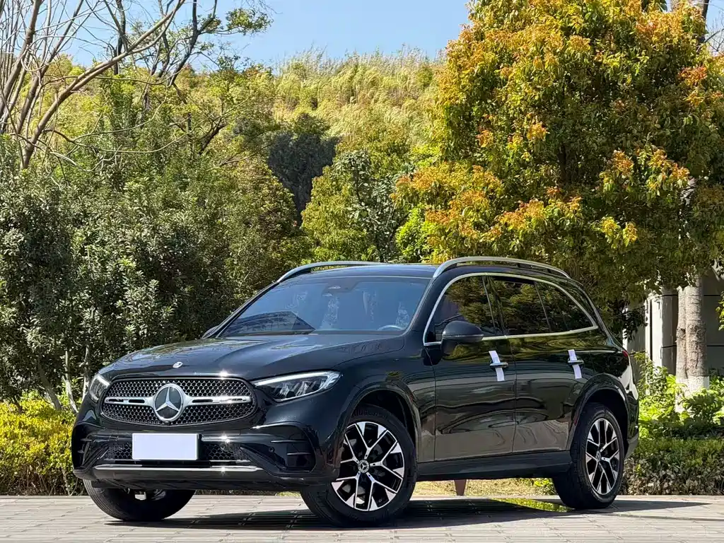 Mercedes-Benz GLC 2023