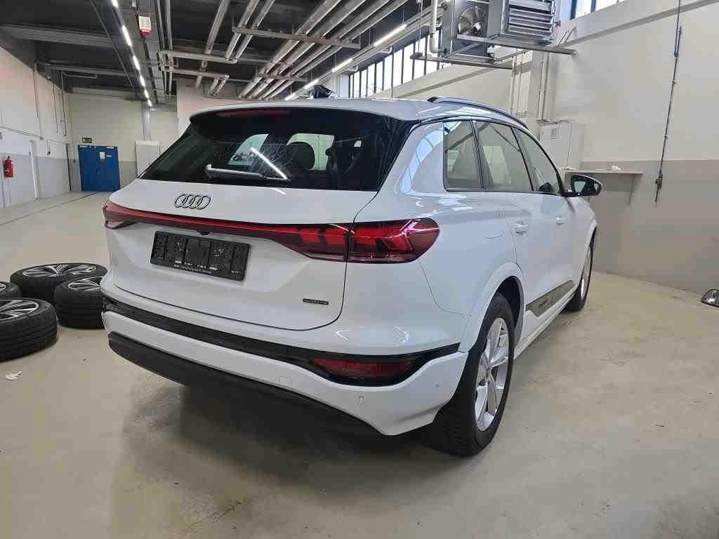 Audi Q6 e-tron 2025