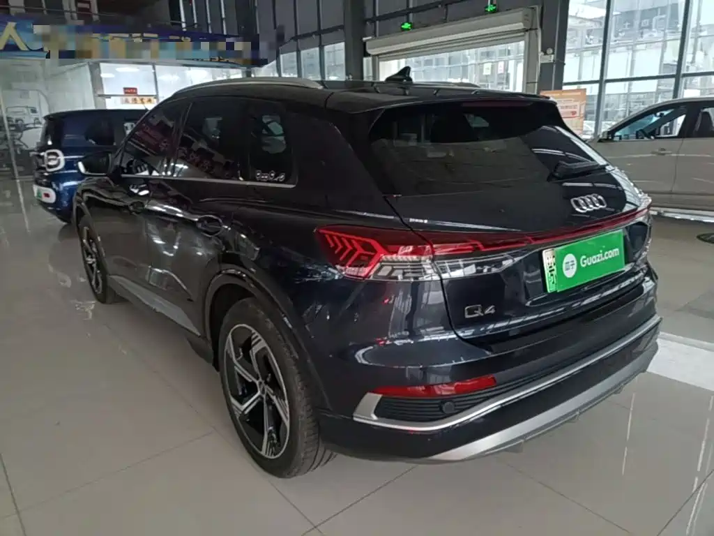 Audi Q4 e-tron 2024