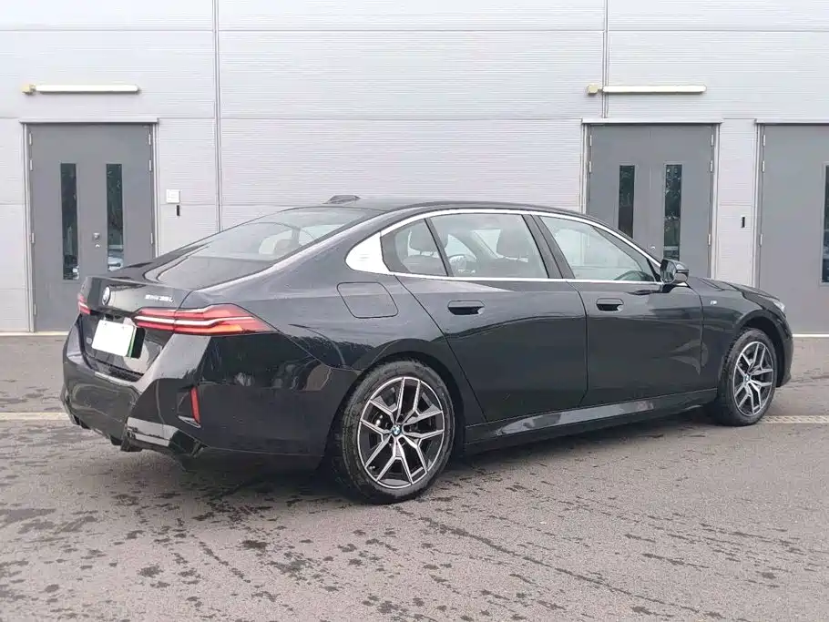 BMW i5 2025