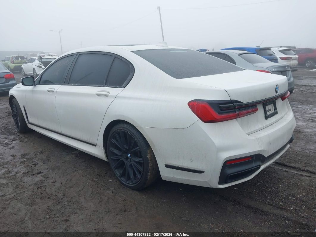 BMW 750 2021