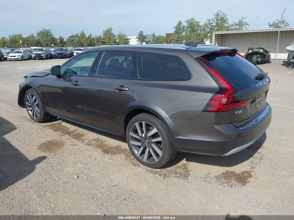 Volvo V90 Cross Country 2021