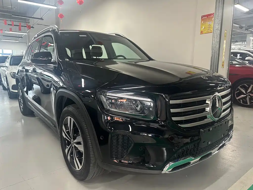 Mercedes-Benz GLB 2023