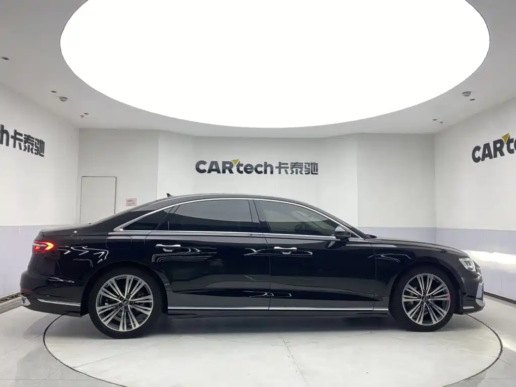 Audi A8 2024