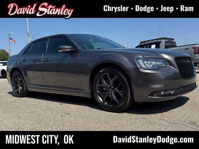Chrysler 300 2023