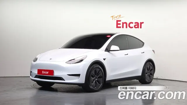 Tesla Model Y 2024