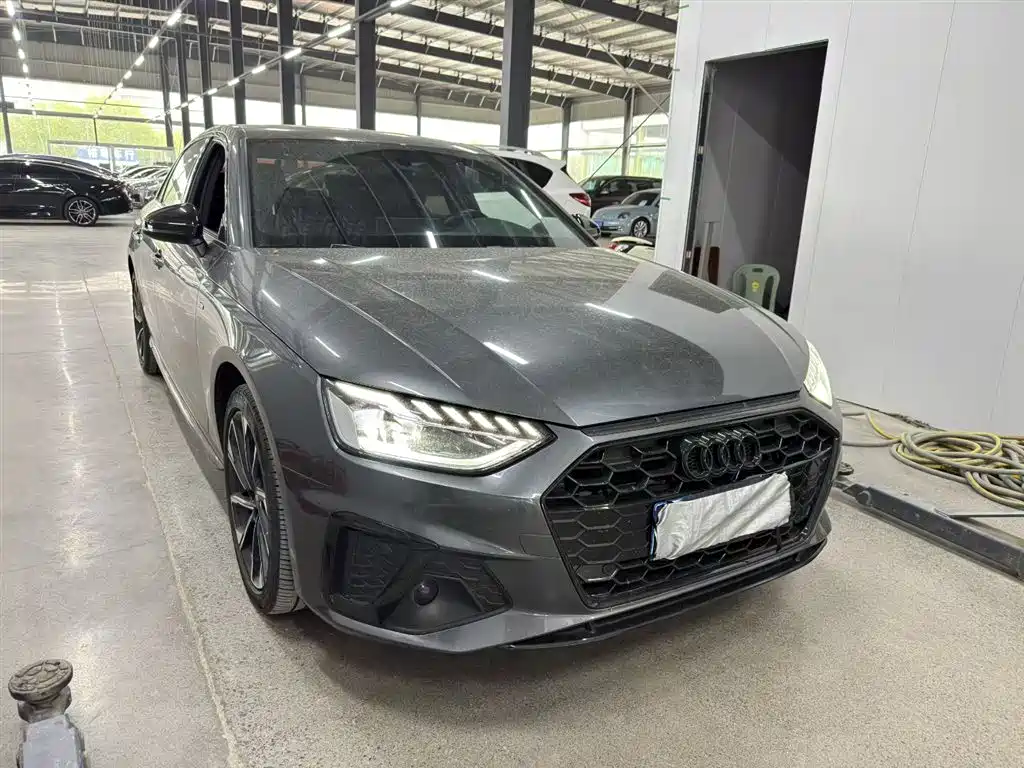 Audi A4 2023