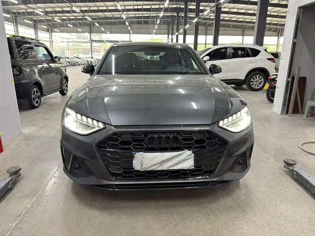 Audi A4 2023