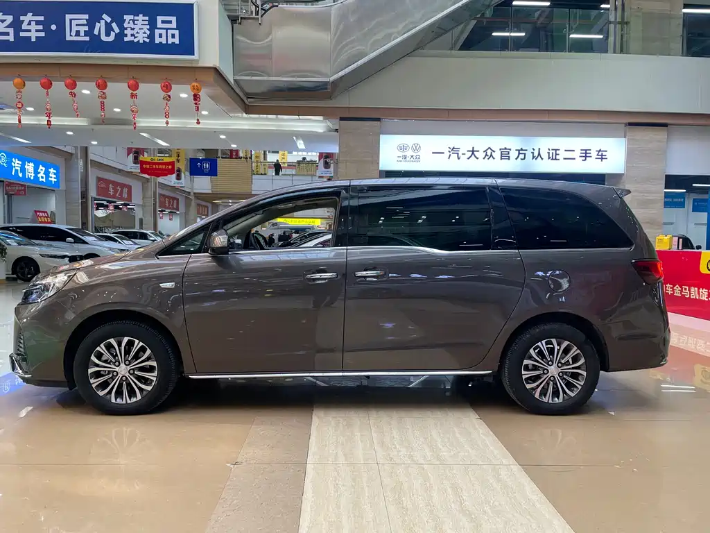 Buick GL8 2024