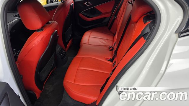 BMW 1 серии 2021