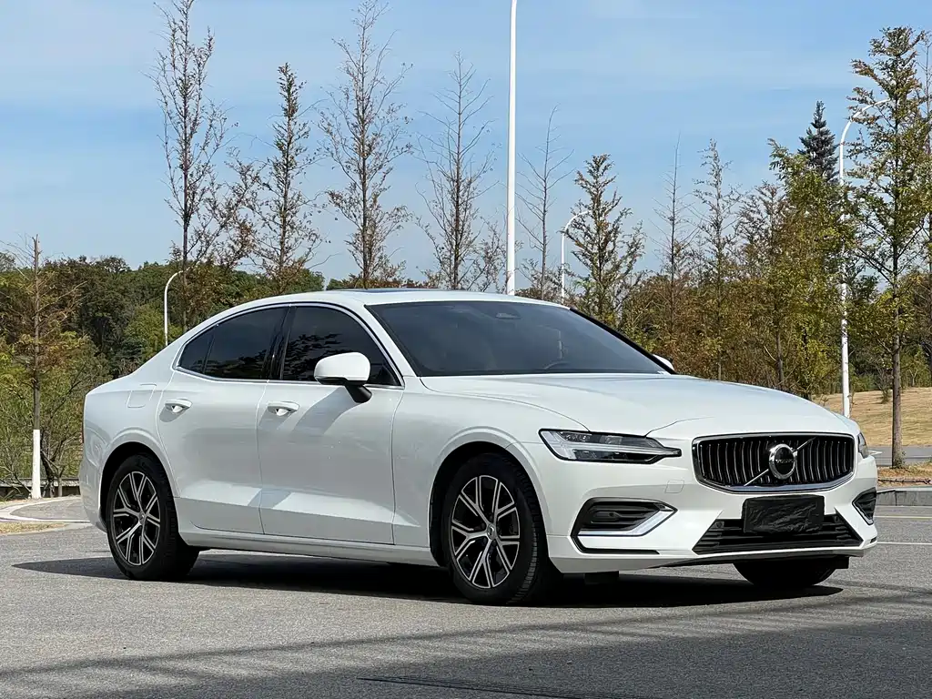 Volvo S60 2024