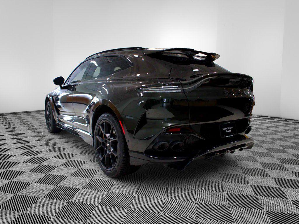 Aston Martin DBX 2023