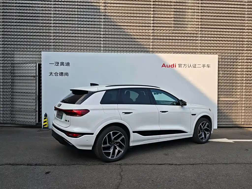 Audi e-tron 2025