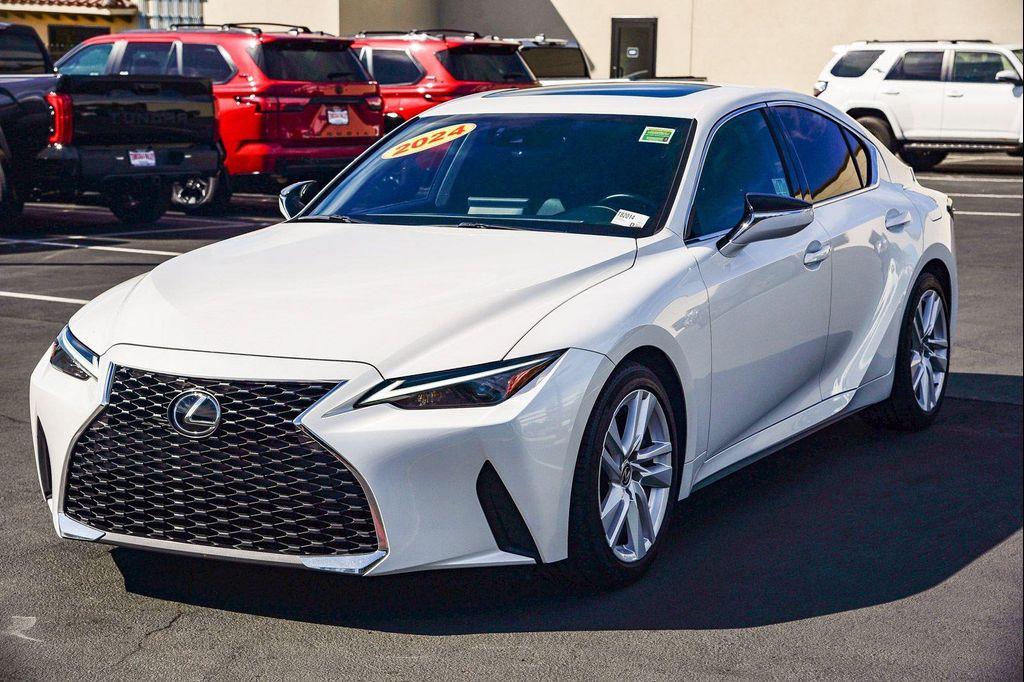 Lexus IS 300 2024