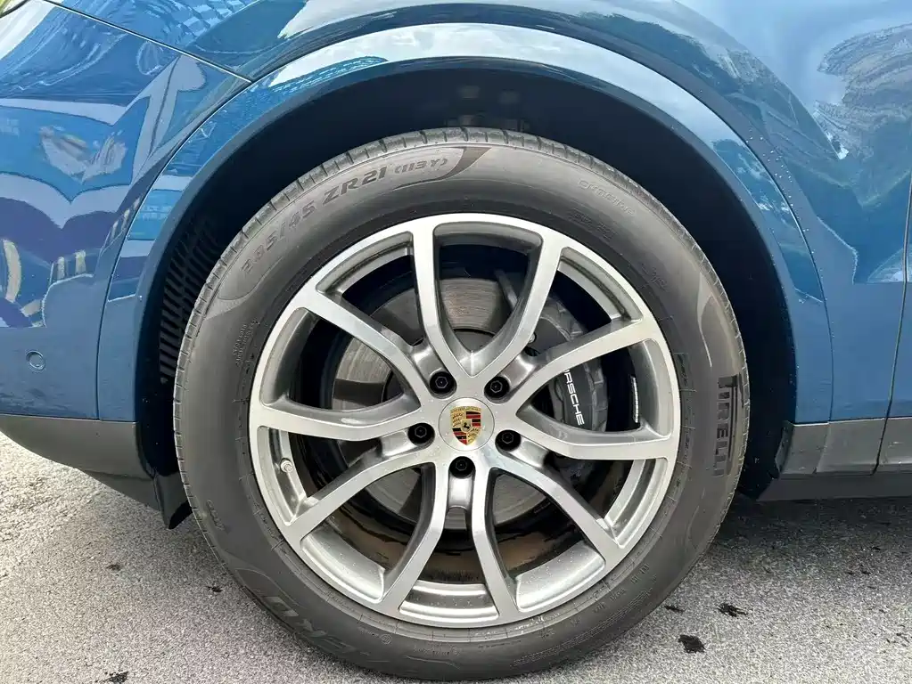 Porsche Cayenne 2025