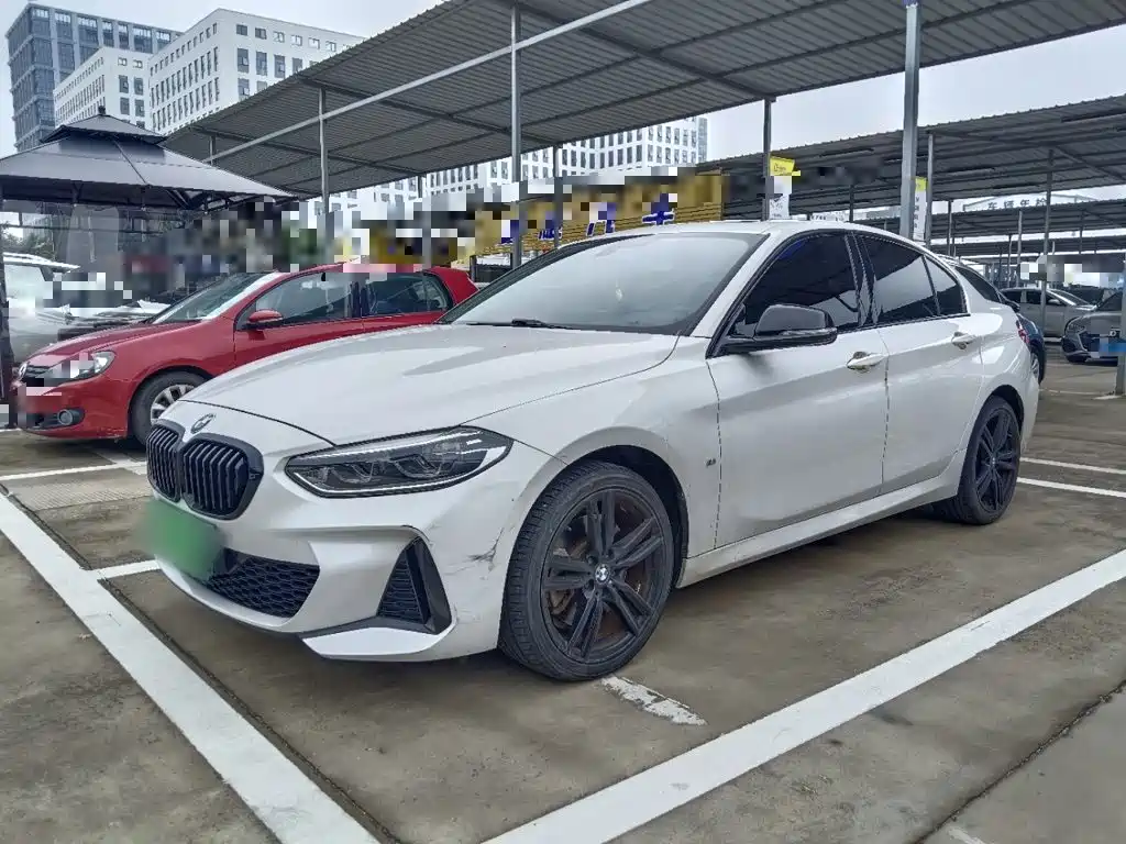 BMW 1 серии 2021