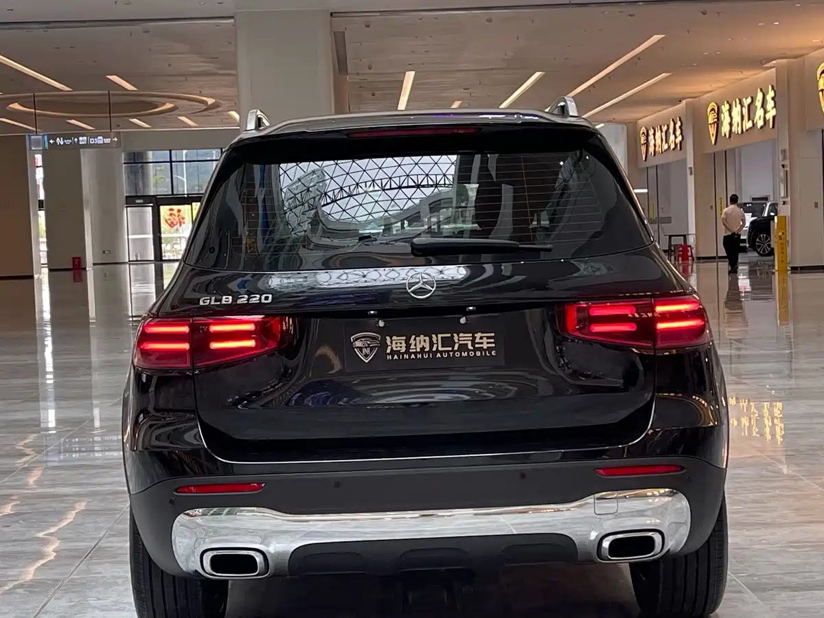 Mercedes-Benz GLB 2025