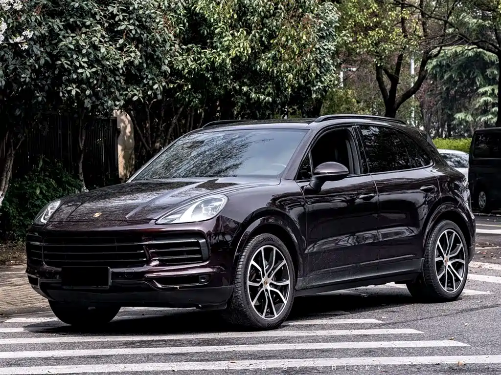 Porsche Cayenne 2021