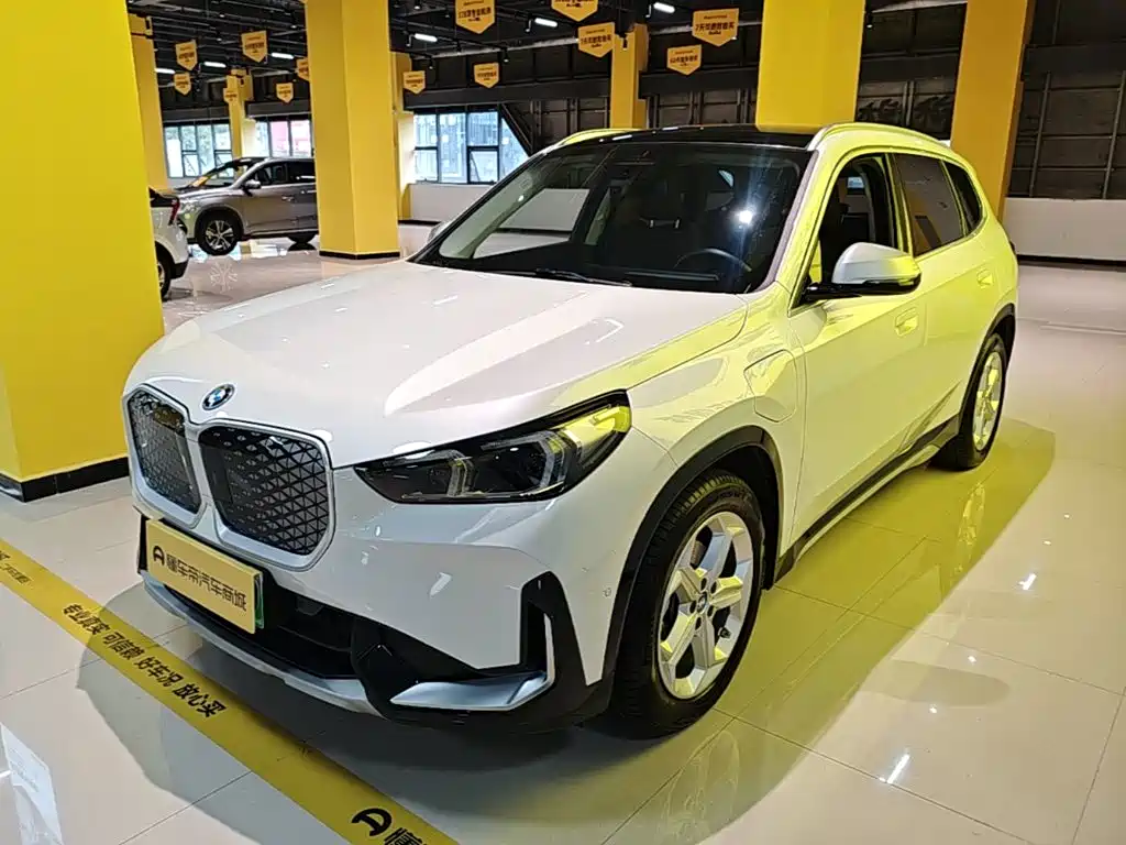 BMW iX1 2024